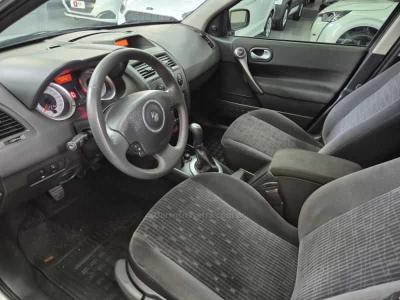 MÉGANE 1.6 DYNAMIQUE GRAND TOUR 16V FLEX 4P MANUAL - 2012 - GARIBALDI