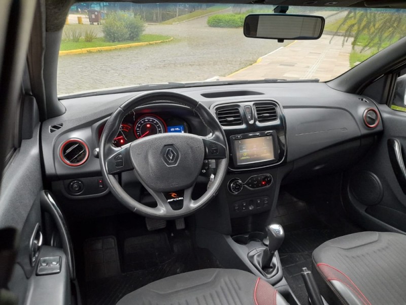 SANDERO 1.6 STEPWAY RIP CURL 8V FLEX 4P AUTOMATIZADO - 2017 - FARROUPILHA