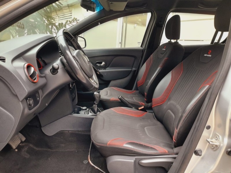 SANDERO 1.6 STEPWAY RIP CURL 8V FLEX 4P AUTOMATIZADO - 2017 - FARROUPILHA