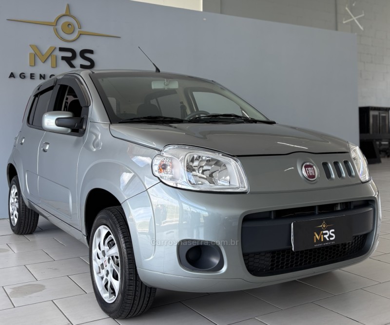UNO 1.0 EVO VIVACE 8V FLEX 4P MANUAL