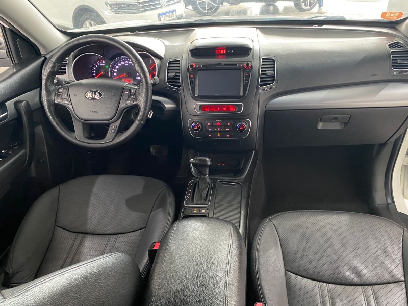 SORENTO 2.4 EX2 4X2 16V GASOLINA 4P AUTOMÁTICO - 2014 - LAJEADO