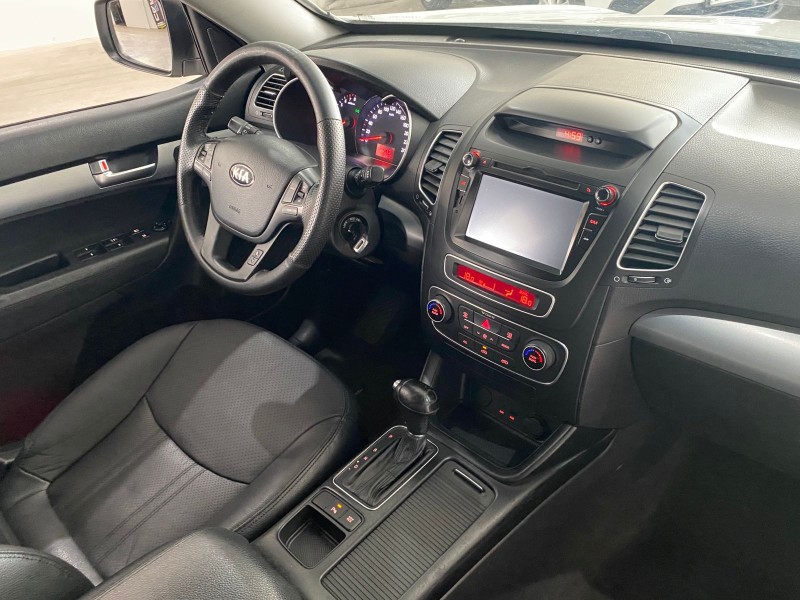 SORENTO 2.4 EX2 4X2 16V GASOLINA 4P AUTOMÁTICO - 2014 - LAJEADO