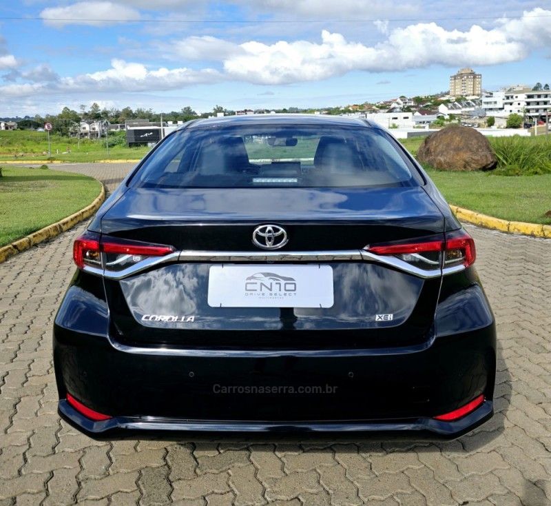 COROLLA 2.0 XEI 16V FLEX 4P AUTOMÁTICO - 2023 - LAJEADO