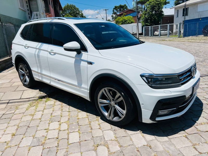 TIGUAN 2.0 ALLSPACE R-LINE 350 TSI 4X4 GASOLINA 4P - 2018 - CAXIAS DO SUL