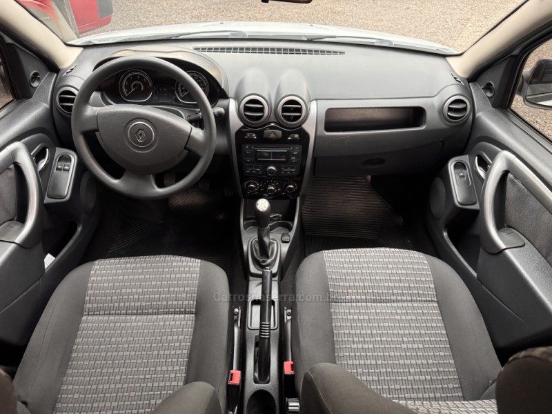 SANDERO 1.0 EXPRESSION 16V FLEX 4P MANUAL - 2013 - NOVO HAMBURGO