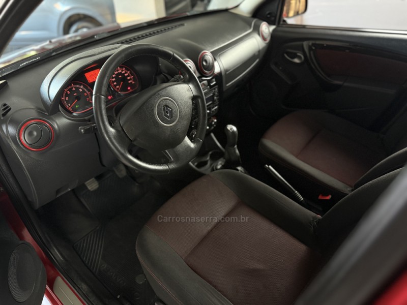 SANDERO 1.6 STEPWAY 8V FLEX 4P MANUAL - 2014 - GUAPORé