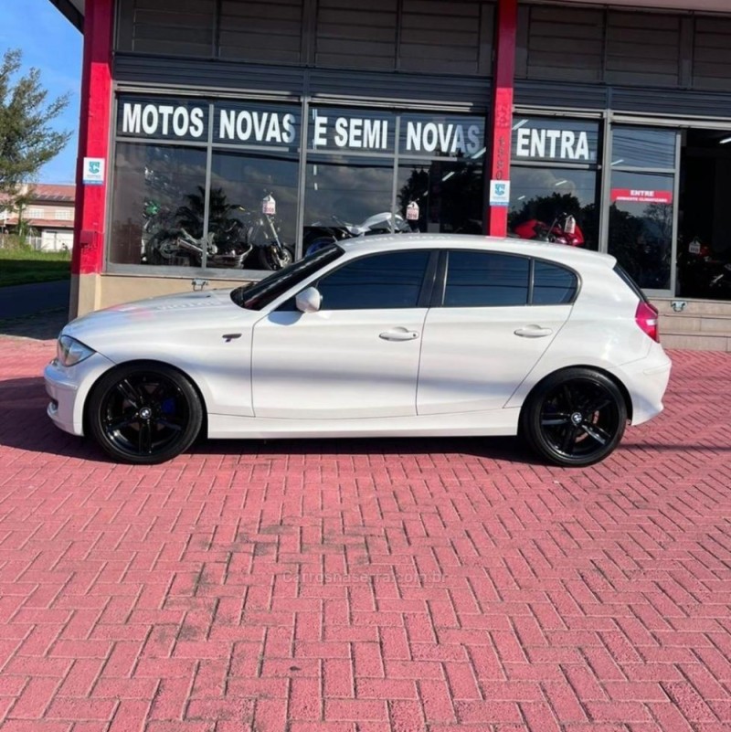 118I 2.0 UE71 16V GASOLINA 4P AUTOMÁTICO - 2011 - CAMPO BOM