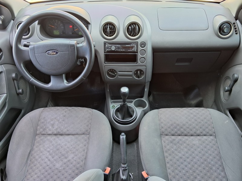 FIESTA 1.0 MPI 8V GASOLINA 4P MANUAL - 2005 - SãO SEBASTIãO DO CAí