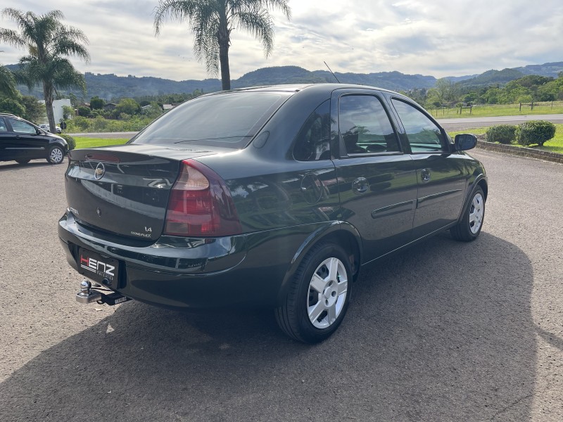 CORSA 1.4 MPFI PREMIUM SEDAN 8V FLEX 4P MANUAL - 2010 - BOM PRINCíPIO