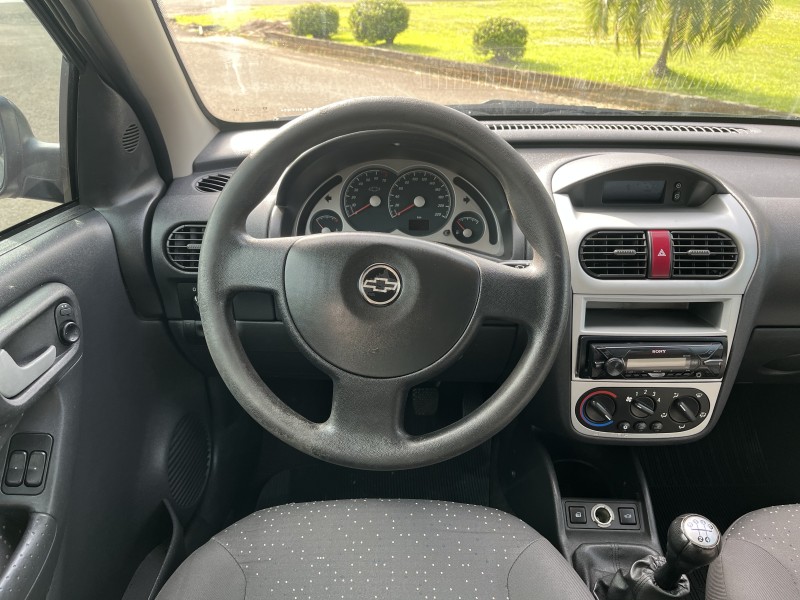 CORSA 1.4 MPFI PREMIUM SEDAN 8V FLEX 4P MANUAL - 2010 - BOM PRINCíPIO