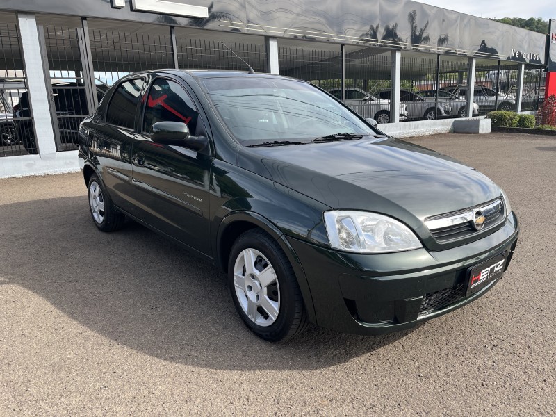 CORSA 1.4 MPFI PREMIUM SEDAN 8V FLEX 4P MANUAL - 2010 - BOM PRINCíPIO