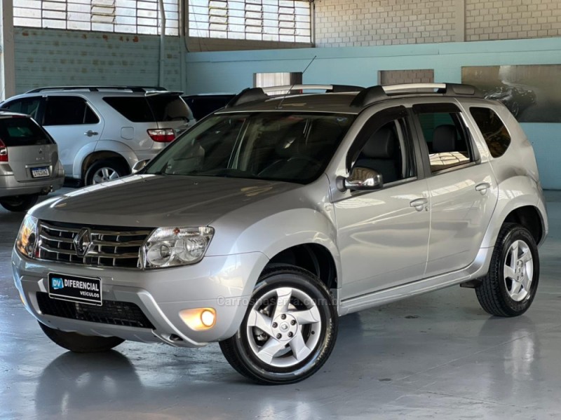 RENAULT - DUSTER - 2014/2015 - Branca - R$ 58.900,00