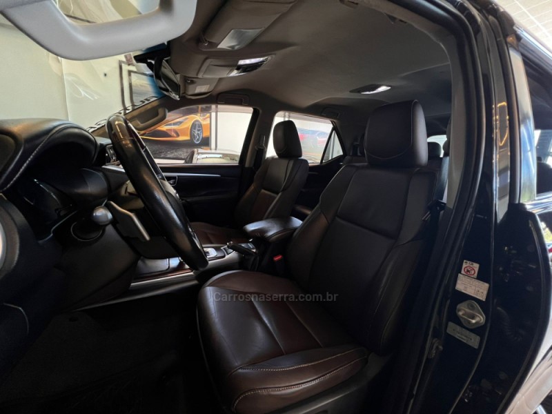 HILUX SW4 2.8 SRX 4X4 7 LUGARES 16V TURBO INTERCOOLER DIESEL 4P AUTOMÁTICO - 2019 - CAMPO BOM