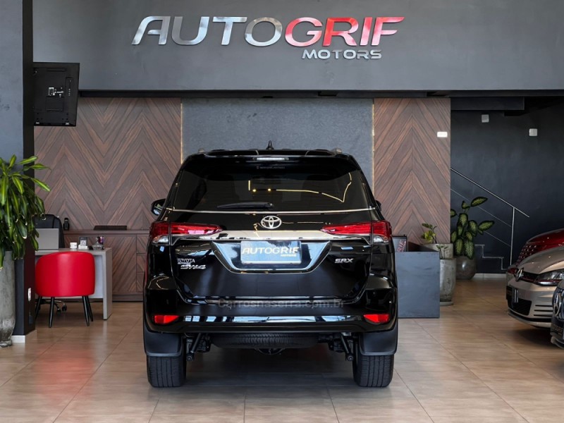HILUX SW4 2.8 SRX 4X4 7 LUGARES 16V TURBO INTERCOOLER DIESEL 4P AUTOMÁTICO - 2019 - CAMPO BOM