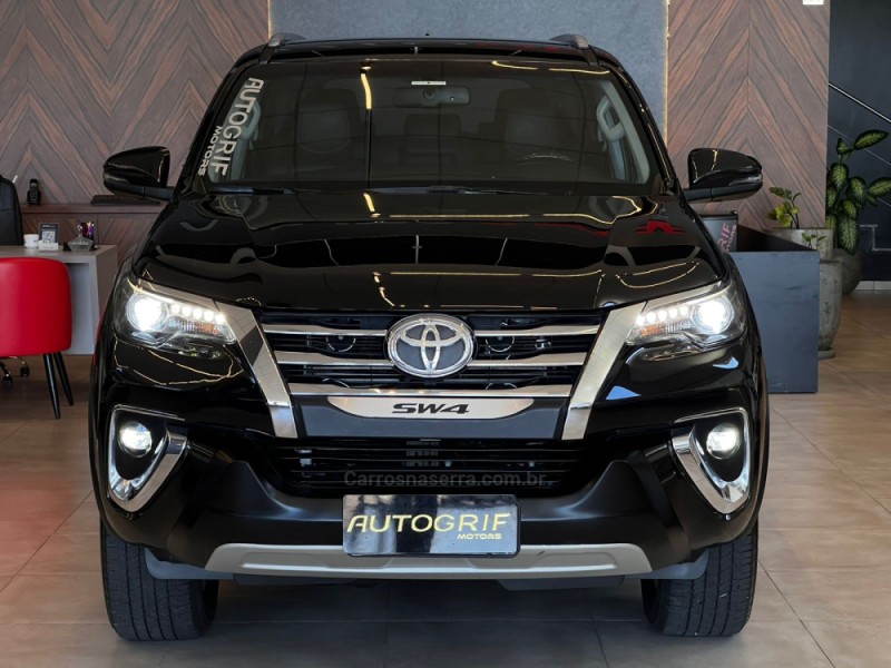 HILUX SW4 2.8 SRX 4X4 7 LUGARES 16V TURBO INTERCOOLER DIESEL 4P AUTOMÁTICO - 2019 - CAMPO BOM