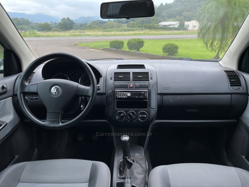 POLO 1.6 MI 8V TOTAL FLEX 4P MANUAL - 2010 - BOM PRINCíPIO