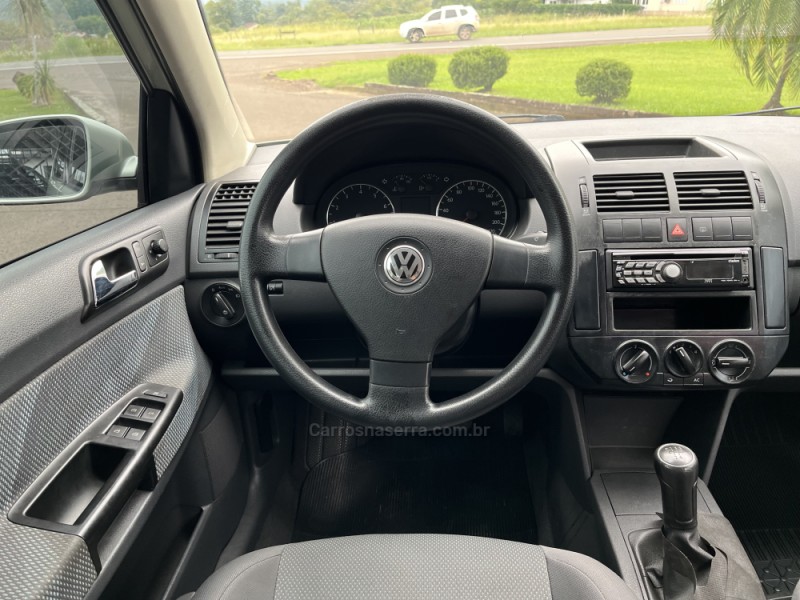 POLO 1.6 MI 8V TOTAL FLEX 4P MANUAL - 2010 - BOM PRINCíPIO