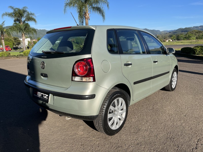 POLO 1.6 MI 8V TOTAL FLEX 4P MANUAL - 2010 - BOM PRINCíPIO
