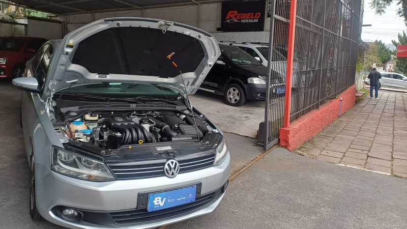 JETTA 2.0 COMFORTLINE FLEX 4P TIPTRONIC - 2014 - CAXIAS DO SUL