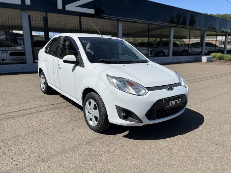 FIESTA 1.6 MPI SEDAN 8V FLEX 4P MANUAL - 2013 - BOM PRINCíPIO