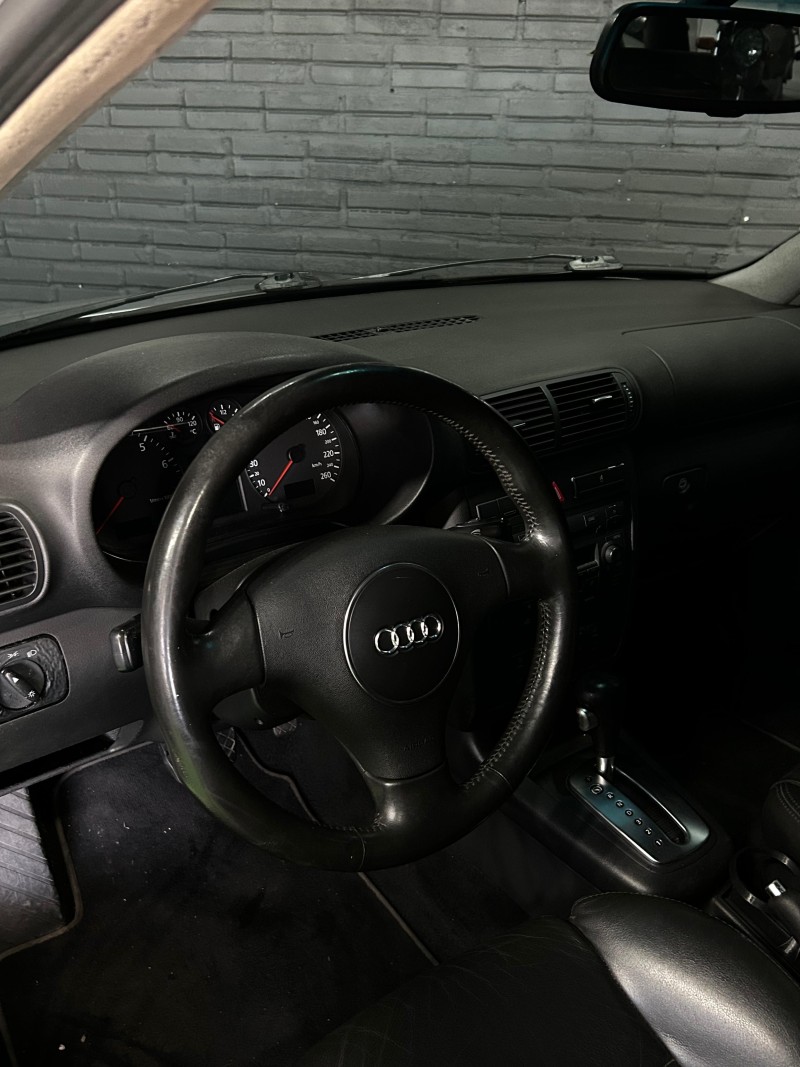 A3 1.8 20V 180CV TURBO GASOLINA 4P AUTOMÁTICO - 2005 - FELIZ