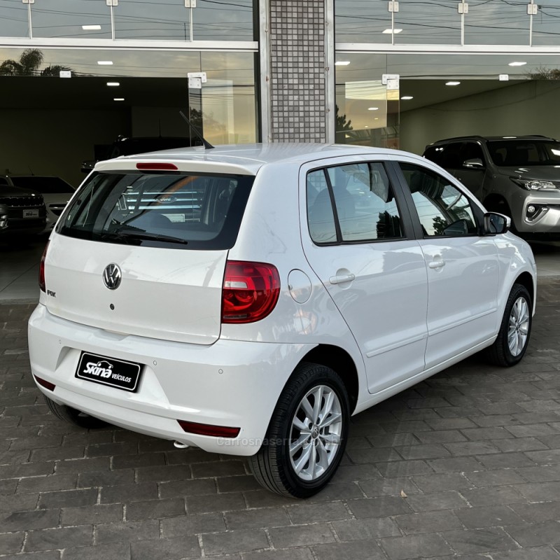 FOX 1.0 MI 8V FLEX 4P MANUAL - 2014 - VACARIA