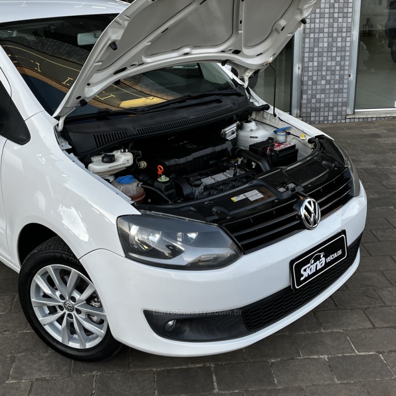 FOX 1.0 MI 8V FLEX 4P MANUAL - 2014 - VACARIA