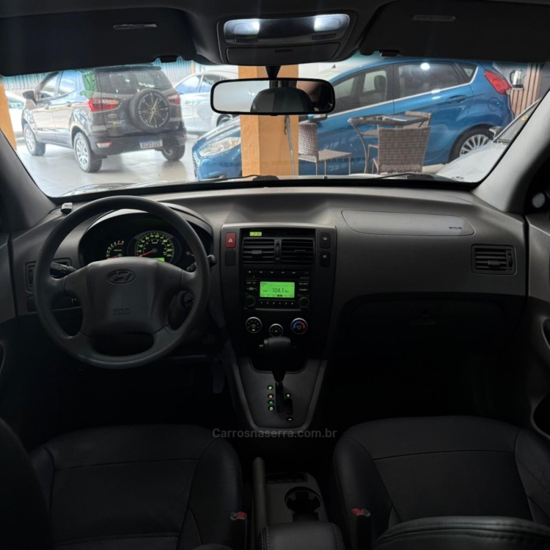TUCSON 2.0 MPFI GL 16V 142CV 2WD GASOLINA 4P AUTOMÁTICO - 2010 - SAPUCAIA DO SUL