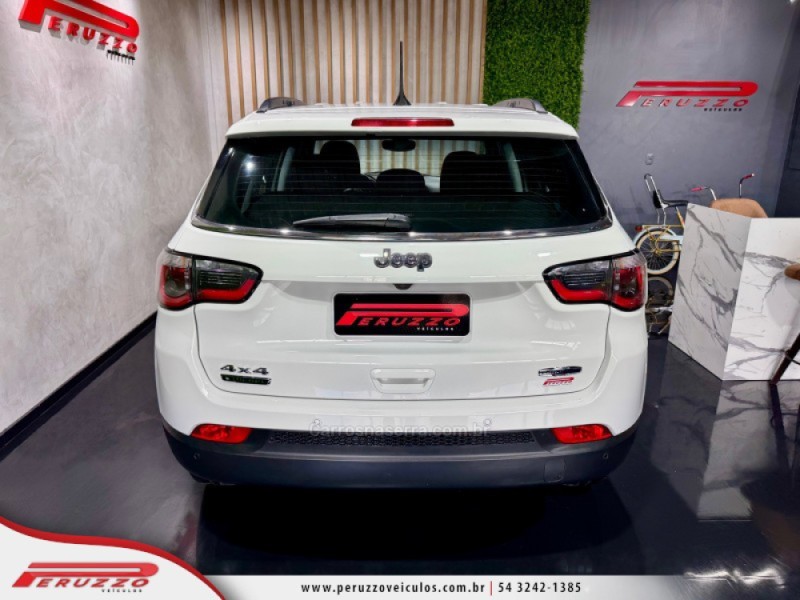 COMPASS 2.0 16V DIESEL LONGITUDE 4X4 AUTOMÁTICO - 2017 - NOVA PRATA