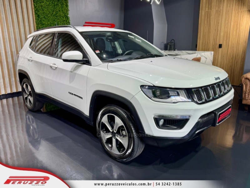 COMPASS 2.0 16V DIESEL LONGITUDE 4X4 AUTOMÁTICO - 2017 - NOVA PRATA