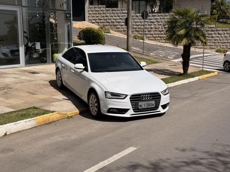 A4 2.0 TFSI ATTRACTION 180CV GASOLINA 4P MULTITRONIC - 2013 - FARROUPILHA