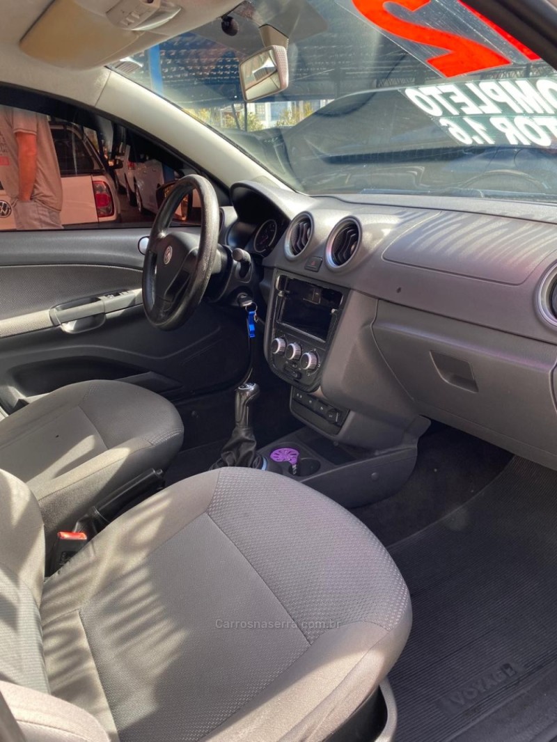 VOYAGE 1.6 MI 8V FLEX 4P MANUAL - 2012 - CANELA