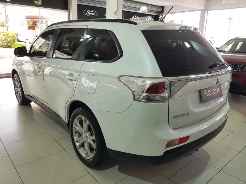 OUTLANDER 2.0 16V GASOLINA 4P AUTOMÁTICO - 2015 - CAXIAS DO SUL