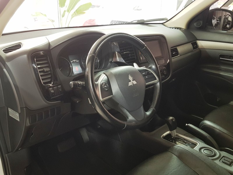 OUTLANDER 2.0 16V GASOLINA 4P AUTOMÁTICO - 2015 - CAXIAS DO SUL