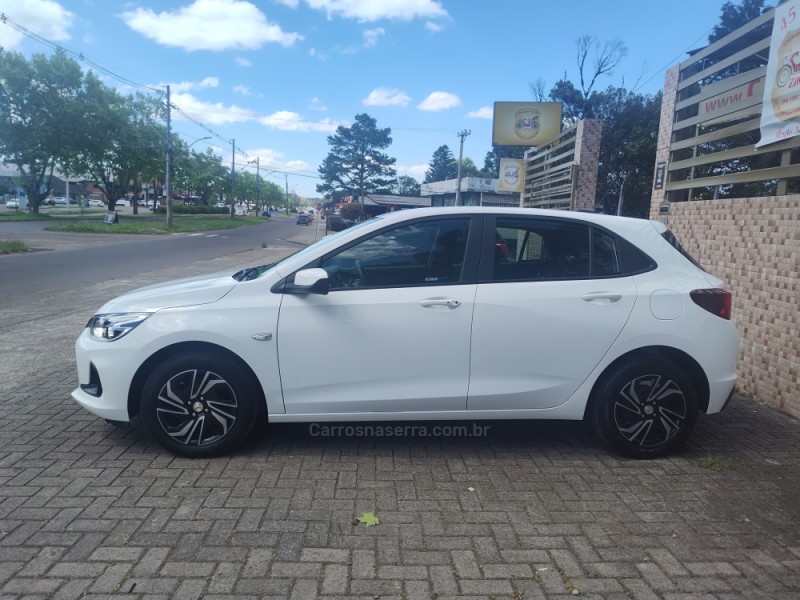 ONIX 1.0 LT 12V FLEX 4P MANUAL - 2024 - CANELA