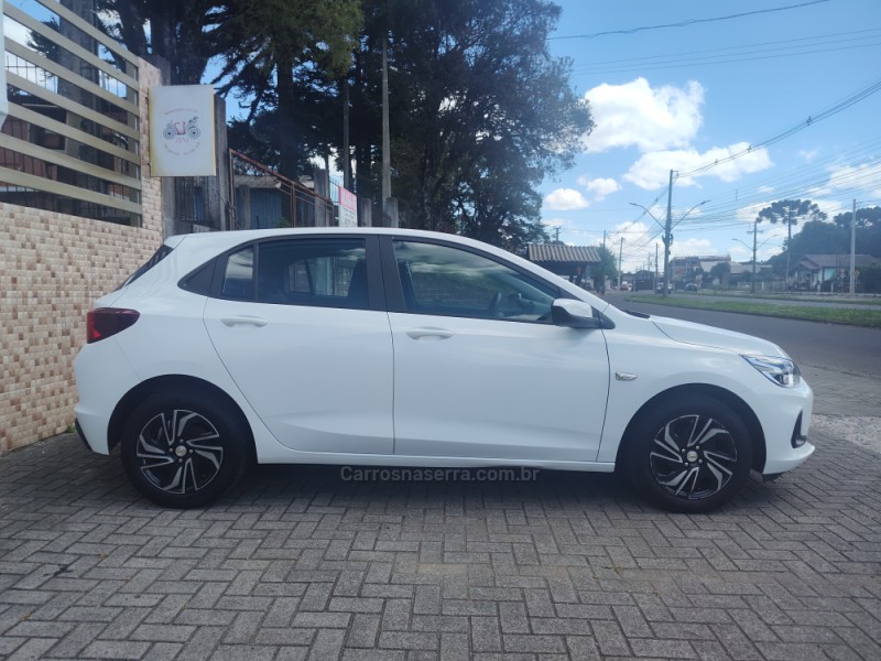 ONIX 1.0 LT 12V FLEX 4P MANUAL - 2024 - CANELA