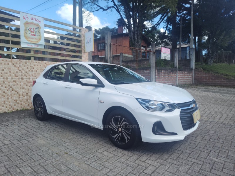 ONIX 1.0 LT 12V FLEX 4P MANUAL - 2024 - CANELA
