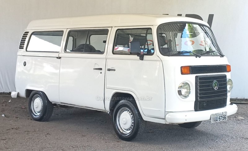 kombi 1.4 mi std lotacao 8v flex 3p manual 2014 caxias do sul