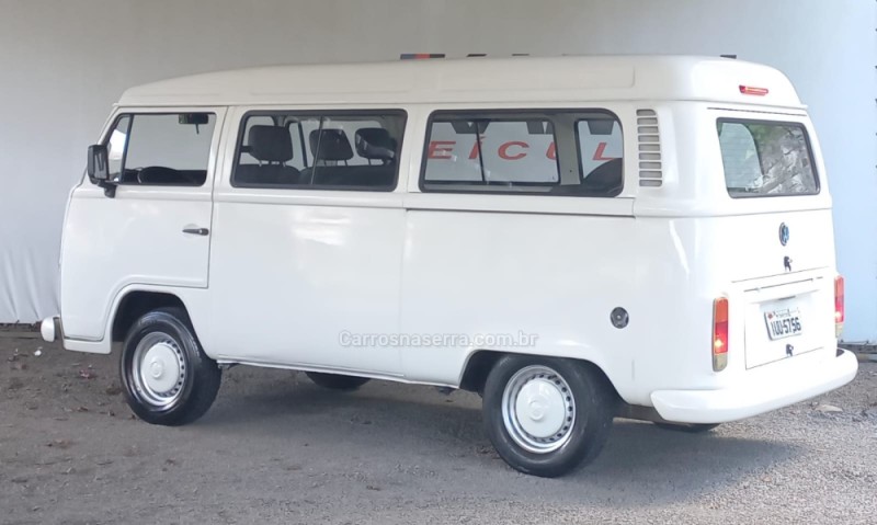 KOMBI 1.4 MI STD LOTAÇÃO 8V FLEX 3P MANUAL - 2014 - CAXIAS DO SUL