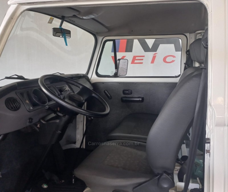 KOMBI 1.4 MI STD LOTAÇÃO 8V FLEX 3P MANUAL - 2014 - CAXIAS DO SUL