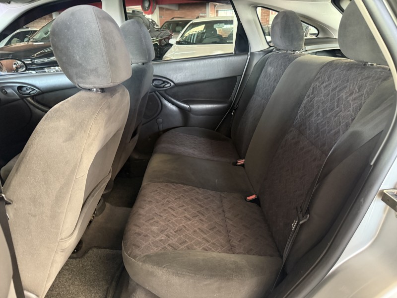 FOCUS 1.8 16V GASOLINA 4P MANUAL - 2003 - FARROUPILHA