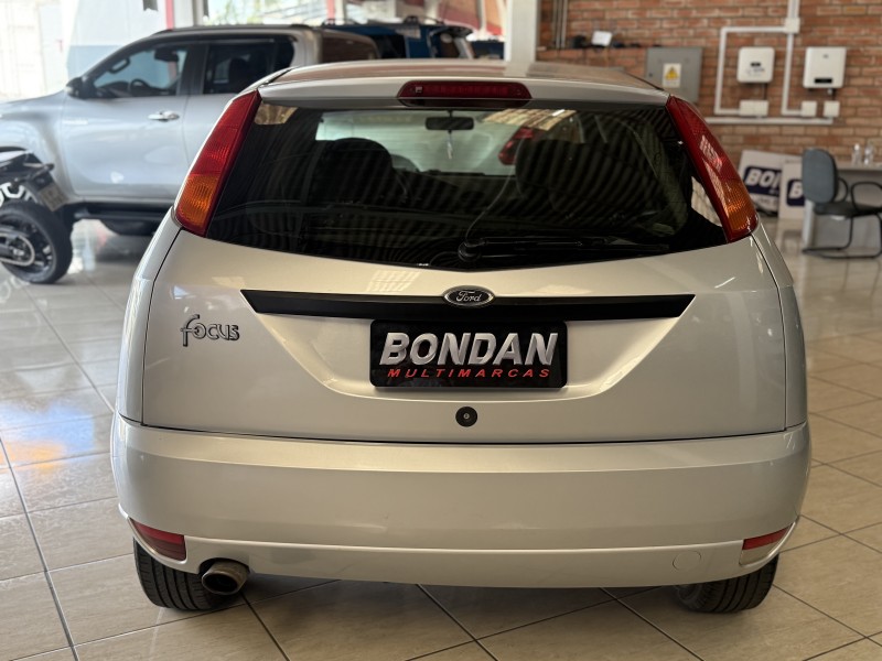 FOCUS 1.8 16V GASOLINA 4P MANUAL - 2003 - FARROUPILHA