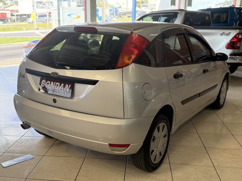 FOCUS 1.8 16V GASOLINA 4P MANUAL - 2003 - FARROUPILHA