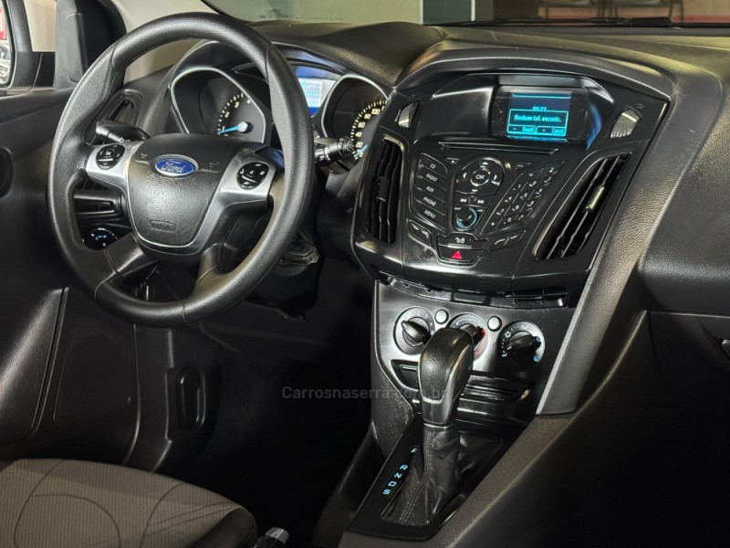 FOCUS 1.6 S 16V FLEX 4P AUTOMÁTICO - 2015 - DOIS IRMãOS