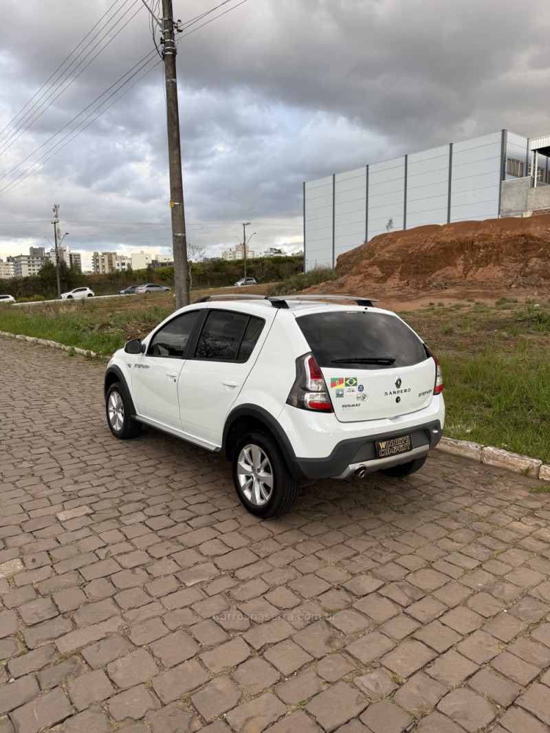 SANDERO 1.6 STEPWAY 16V FLEX 4P MANUAL - 2014 - FARROUPILHA