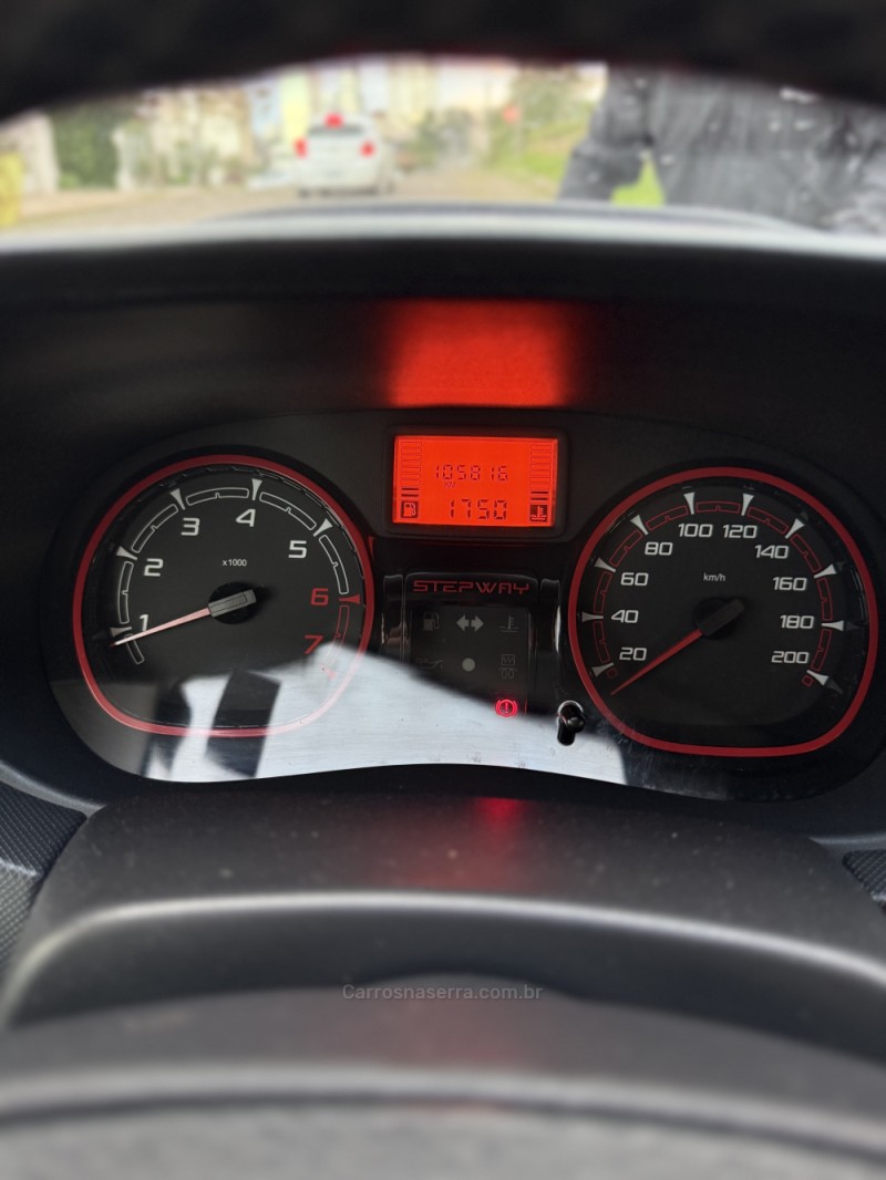 SANDERO 1.6 STEPWAY 16V FLEX 4P MANUAL - 2014 - FARROUPILHA