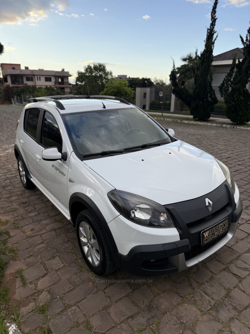 SANDERO 1.6 STEPWAY 16V FLEX 4P MANUAL - 2014 - FARROUPILHA