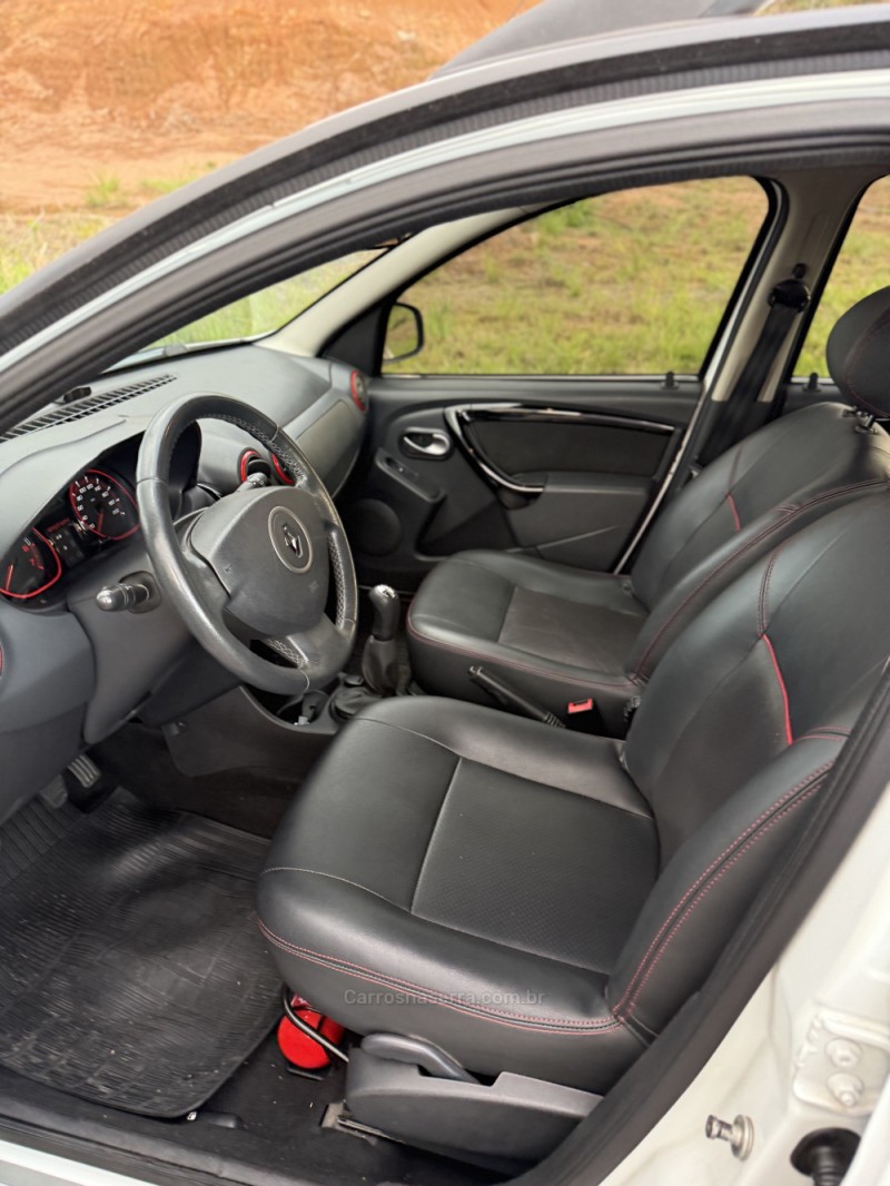 SANDERO 1.6 STEPWAY 16V FLEX 4P MANUAL - 2014 - FARROUPILHA