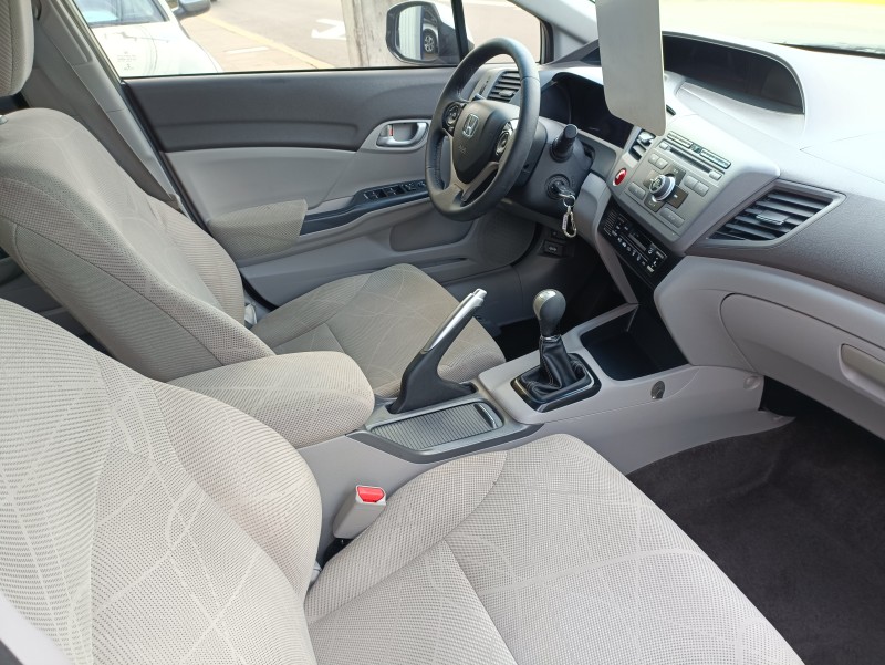 CIVIC 1.8 LXS 16V FLEX 4P MANUAL - 2014 - BOM PRINCíPIO