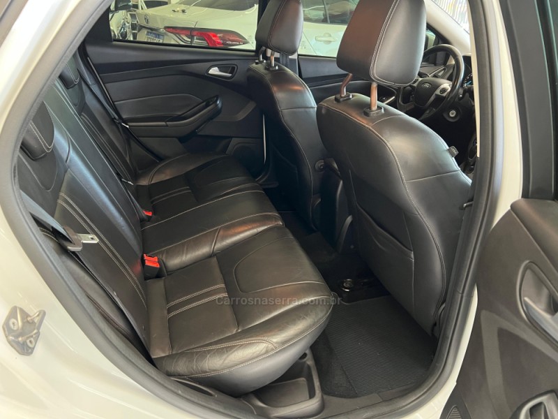 FOCUS 2.0 SE SEDAN 16V FLEX 4P AUTOMÁTICO - 2015 - CAXIAS DO SUL